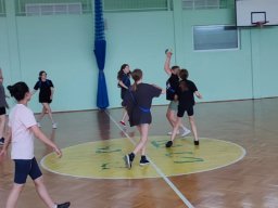  Rozgrywki o mistrzostwo szkoły w mini piłce ręcznej dziewcząt i mini piłce nożnej chłopców